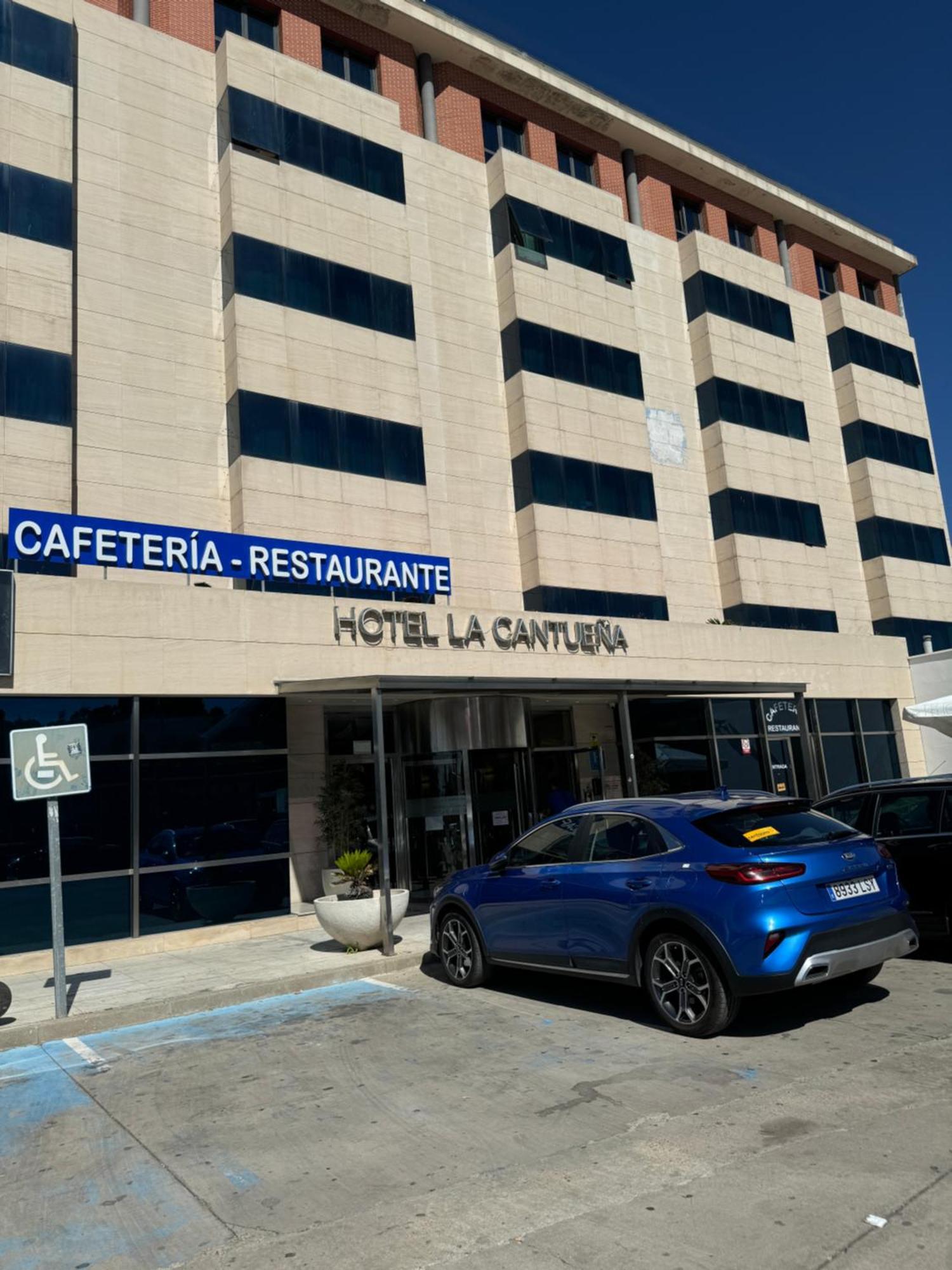 La Cantuena Hotel Parla Exterior photo